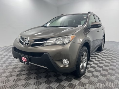 Used 2015 Toyota RAV4 XLE image 1