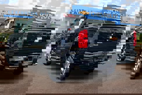Used 2015 Chevrolet Colorado Z71 image 2