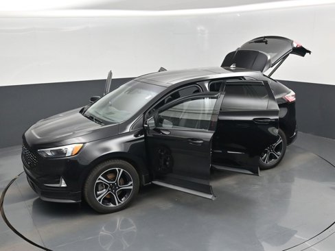 Used 2019 Ford Edge ST w/ Cold Weather Package image 38