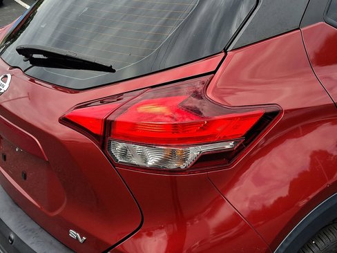 Used 2020 Nissan Kicks SV image 30