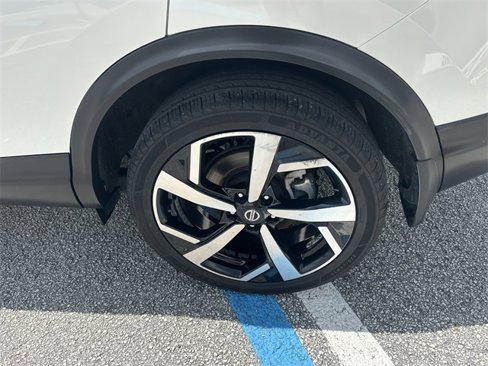 Used 2022 Nissan Rogue Sport SL w/ Premium Package image 13