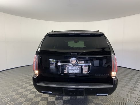 Used 2013 Cadillac Escalade Premium image 8