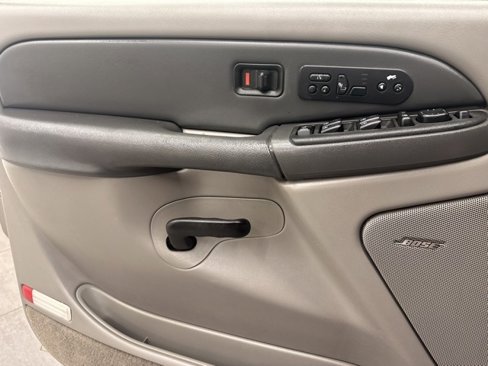 Used 2003 Chevrolet Tahoe LT image 28