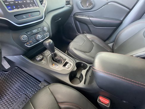 Used 2020 Jeep Cherokee Trailhawk image 41