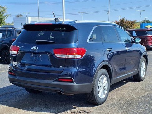 Used 2017 Kia Sorento LX image 7
