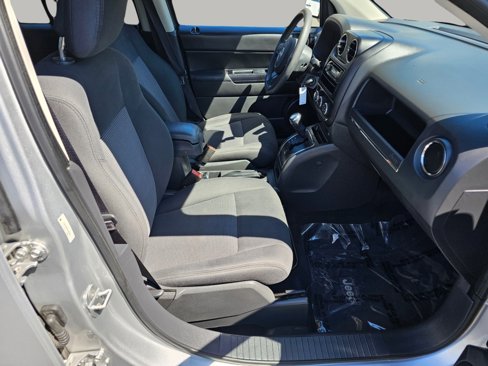 Used 2012 Jeep Compass Sport image 22