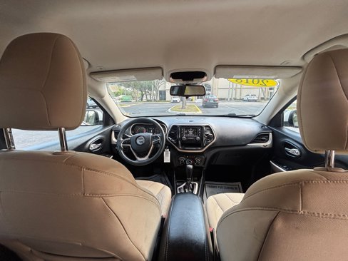 Used 2018 Jeep Cherokee Latitude image 20