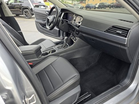Used 2023 Volkswagen Jetta SE image 15