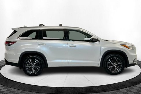 Used 2016 Toyota Highlander XLE image 7