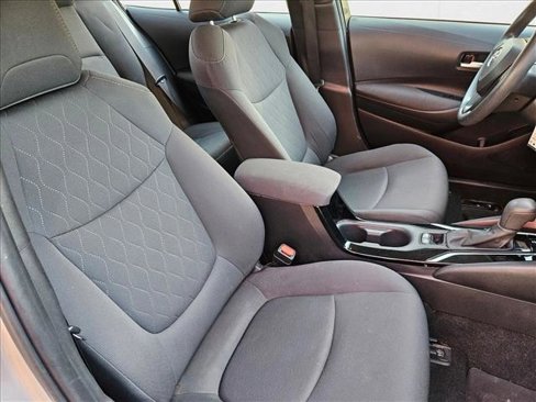 Used 2021 Toyota Corolla LE image 17
