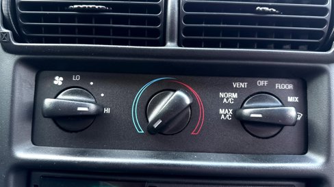 Used 1998 Ford Mustang Coupe image 27