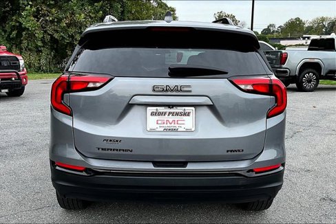 Used 2020 GMC Terrain SLE w/ Driver Convenience Package image 6