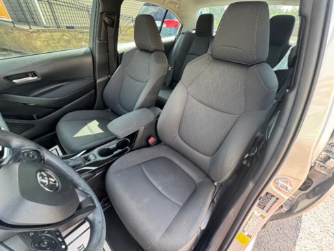 Used 2020 Toyota Corolla LE image 12