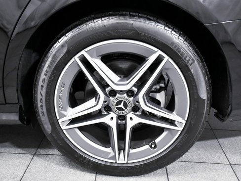Used 2023 Mercedes-Benz E 350 4MATIC Sedan image 8
