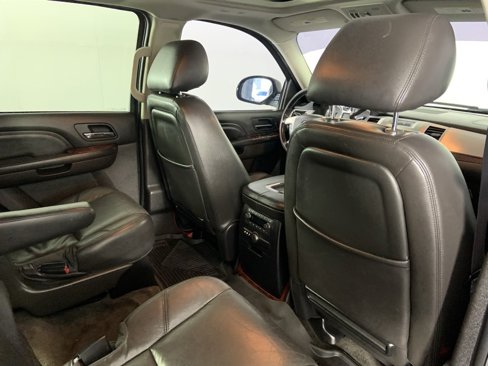 Used 2013 Cadillac Escalade Premium image 30