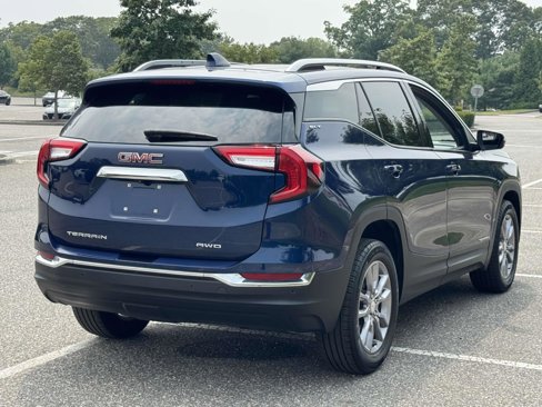 Used 2022 GMC Terrain SLT image 5