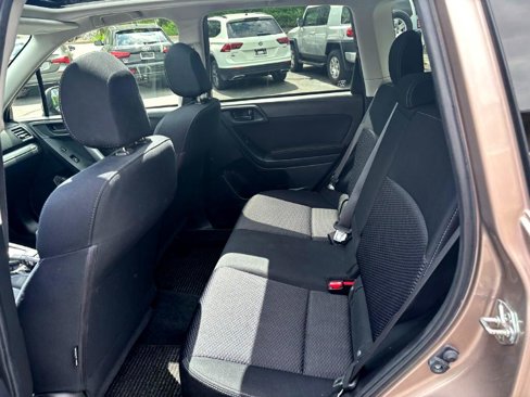 Used 2015 Subaru Forester 2.5i Premium w/ All-Weather Package image 33