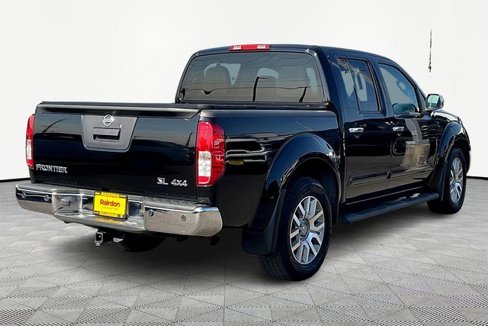 Used 2013 Nissan Frontier SL w/ Moonroof Pkg image 10