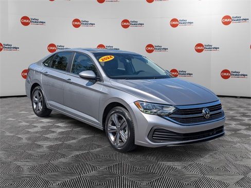 Used 2024 Volkswagen Jetta SE image 3
