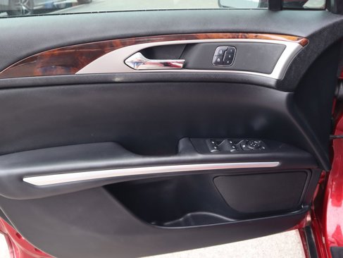 Used 2016 Lincoln MKZ image 18