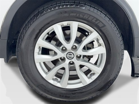 Used 2018 Nissan Rogue SV image 55