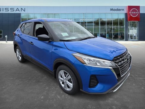 New 2025 Nissan Kicks Play S image 3