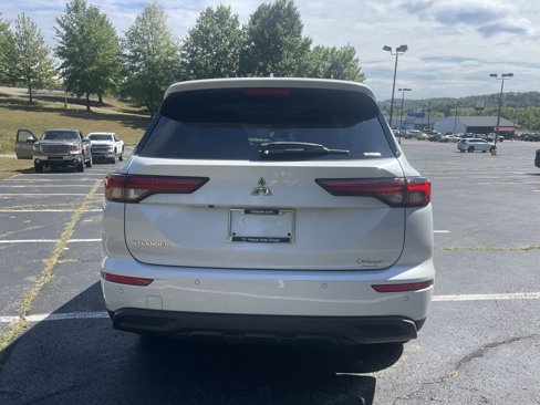 Used 2022 Mitsubishi Outlander ES image 4