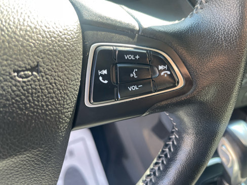 Used 2019 Ford Escape SE image 15