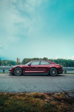 Used 2021 Porsche Taycan 4S image 3