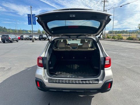 Used 2018 Subaru Outback 3.6R Limited image 11