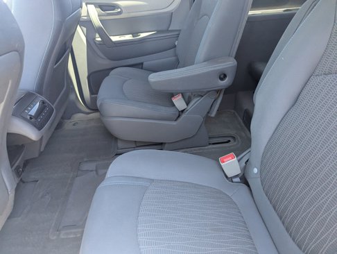 Used 2017 Chevrolet Traverse LT image 16