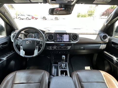 Used 2020 Toyota Tacoma Limited image 28