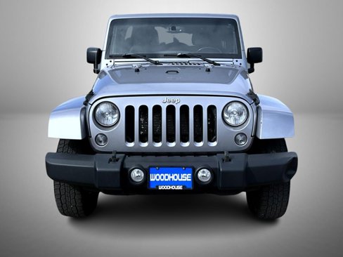 Used 2015 Jeep Wrangler Unlimited Rubicon w/ Connectivity Group image 2