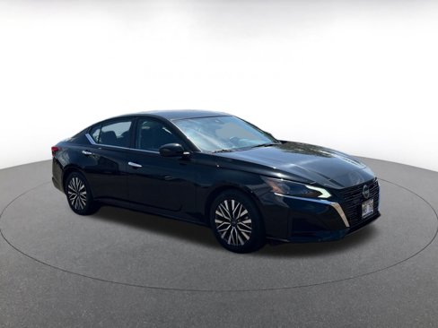 Used 2023 Nissan Altima 2.5 SV image 1