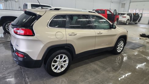 Used 2014 Jeep Cherokee Latitude w/ Comfort/Convenience Group image 4