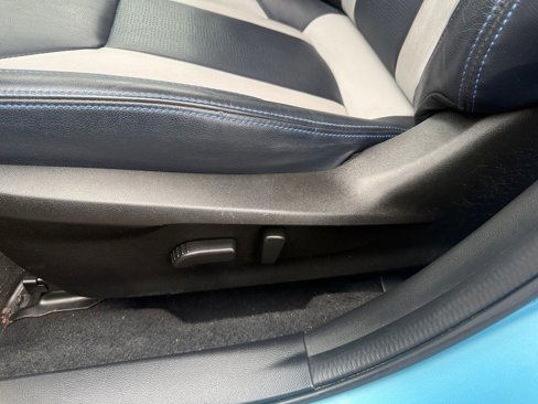 Used 2022 Subaru Crosstrek Hybrid image 16
