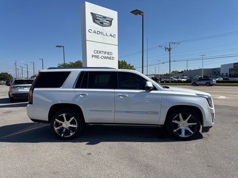 Used 2016 Cadillac Escalade Premium image 4