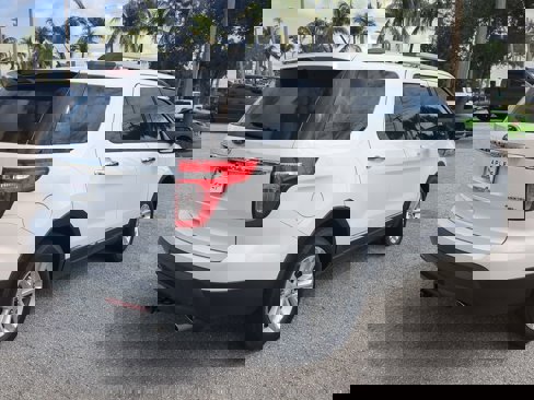 Used 2013 Ford Explorer XLT image 5