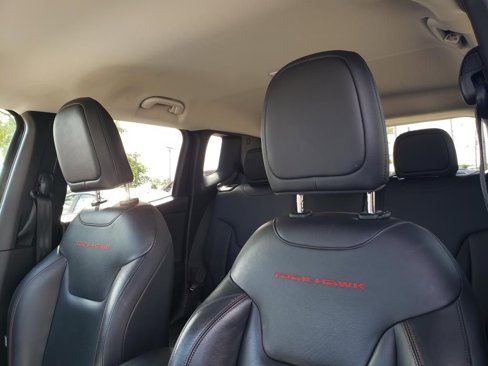Used 2017 Jeep Renegade Trailhawk w/ Premium Trailhawk Package image 30