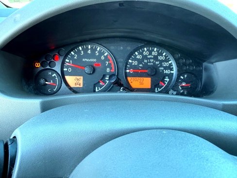 Used 2012 Nissan Frontier S image 12