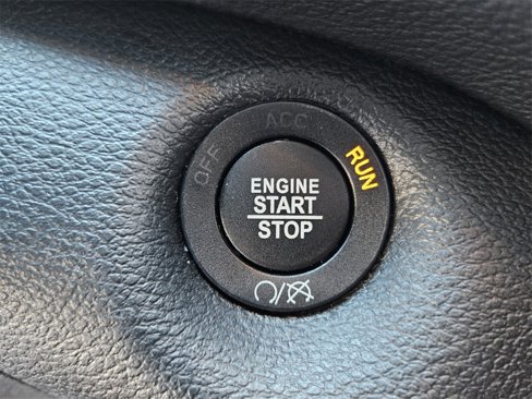 Used 2019 Jeep Cherokee Latitude Plus w/ Cold Weather Group image 35
