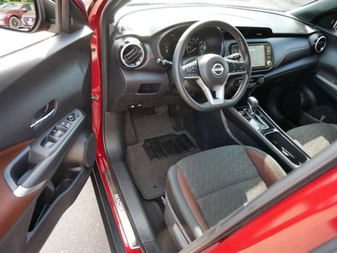 Used 2023 Nissan Kicks SR image 10