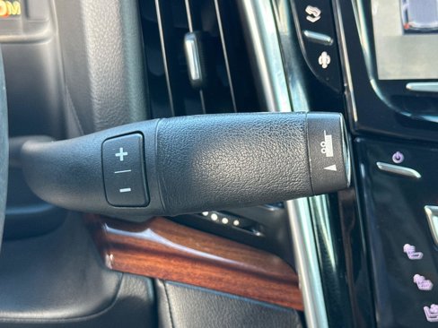Used 2015 Cadillac Escalade Premium image 31