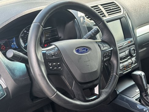 Used 2016 Ford Explorer XLT w/ Equipment Group 202A image 19