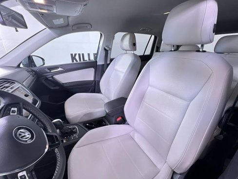 Used 2021 Volkswagen Tiguan SE image 11