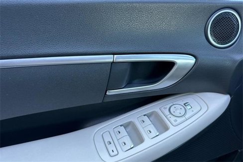 Used 2023 Hyundai Sonata SE image 11