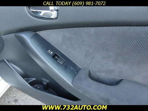 Used 2010 Nissan Altima Hybrid Sedan image 19