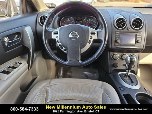 Used 2011 Nissan Rogue SV w/ SL Pkg image 13