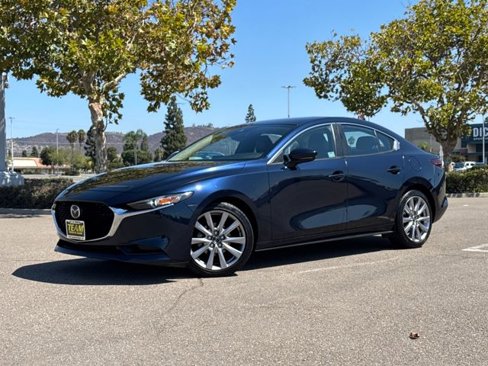 Used 2020 MAZDA MAZDA3 Sedan w/ Preferred Package image 2