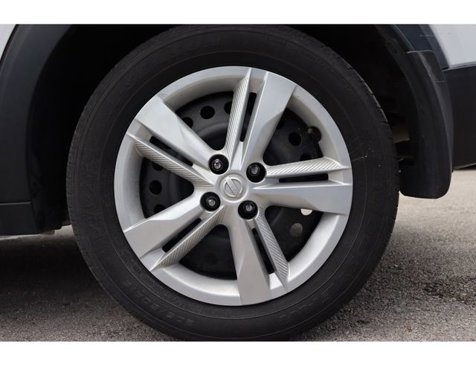 Used 2020 Nissan Kicks S image 16